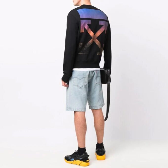 FW21 Logo-Pfeilmuster-Version Schwarz