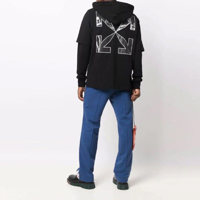 FW21 Pfeilmuster-Print, doppellagige Ärmelversion, schwarz