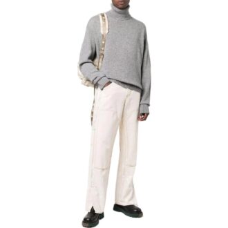 Rollkragenpullover mit gesticktem Logo